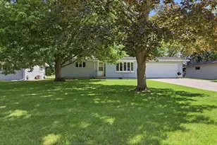 281 Kleeman Ct, Shawano, WI 54166 - Photo 4