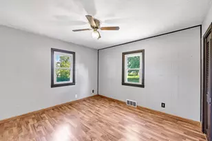 1528 7th St, Green Bay, WI 54304 - Photo 10
