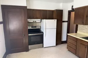 117 23rd Ave, Oshkosh, WI 54902 - Photo 2