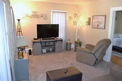 902 W 4th Avenue, Oshkosh, WI 54902 - Photo 2