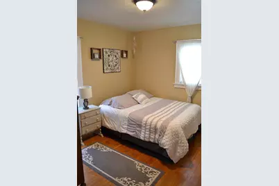 902 W 4th Avenue, Oshkosh, WI 54902 - Photo 4