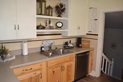 902 W 4th Avenue, Oshkosh, WI 54902 - Photo 10
