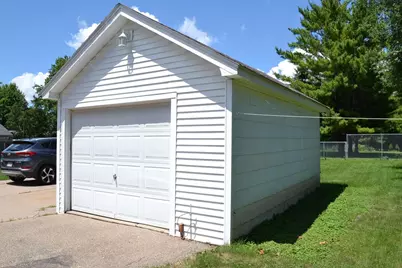 902 W 4th Avenue, Oshkosh, WI 54902 - Photo 24