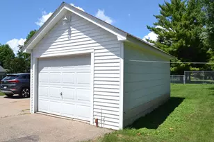 902 W 4th Ave, Oshkosh, WI 54902 - Photo 24