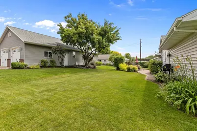 1140 Grassy Plains Drive, Neenah, WI 54956 - Photo 4