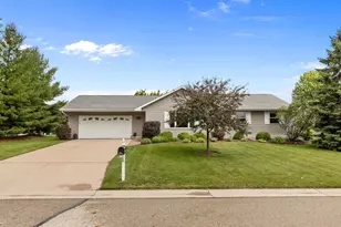 1140 Grassy Plains Dr, Neenah, WI 54956 - Photo 2