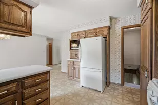 1102 S Ridge Ln, Appleton, WI 54914 - Photo 10