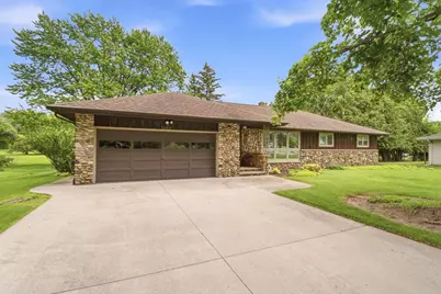 1102 S Ridge Lane, Appleton, WI 54914 - Photo 1