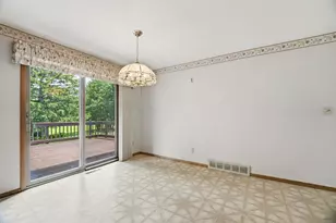 1102 S Ridge Ln, Appleton, WI 54914 - Photo 6