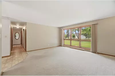1102 S Ridge Lane, Appleton, WI 54914 - Photo 4