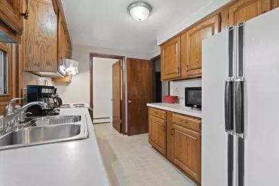 1504 Commanche Avenue, Green Bay, WI 54313 - Photo 10