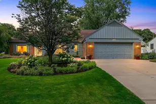 356 Warren Ct, Green Bay, WI 54301 - Photo 1
