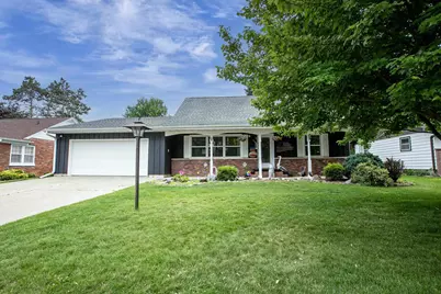 430 Fairview Way, Shawano, WI 54166 - Photo 2