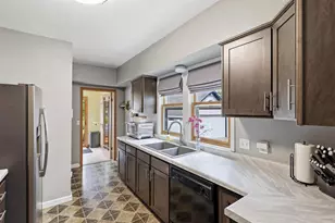 424 3rd St, Neenah, WI 54956 - Photo 10