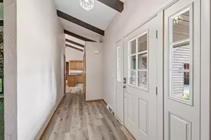 343 E Le Capitaine Cir, Green Bay, WI 54302 - Photo 2