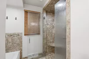 343 E Le Capitaine Cir, Green Bay, WI 54302 - Photo 18