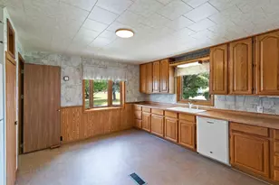 243 E Chicago Rd, Wautoma, WI 54982 - Photo 12