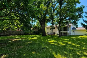 828 W 19th Ave, Oshkosh, WI 54902 - Photo 34