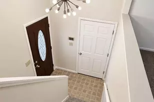 828 W 19th Ave, Oshkosh, WI 54902 - Photo 2