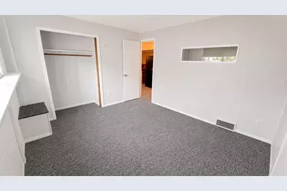 828 W 19th Avenue, Oshkosh, WI 54902 - Photo 28