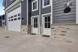 864 S 18th Ave, Sturgeon Bay, WI 54235 - Photo 2