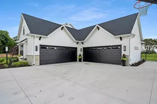 707 Blackberry Ct, Hobart, WI 54155 - Photo 82