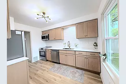 1133 Marquette Avenue, Green Bay, WI 54304 - Photo 6