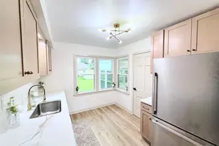1133 Marquette Ave, Green Bay, WI 54304 - Photo 8