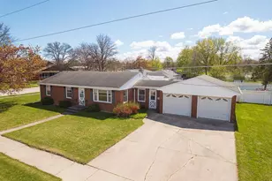 1013 Schwartz St, Green Bay, WI 54302 - Photo 1