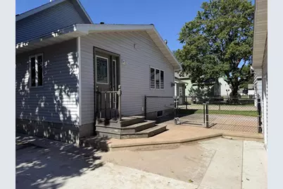 1042 Tyler Avenue, Oshkosh, WI 54902 - Photo 24