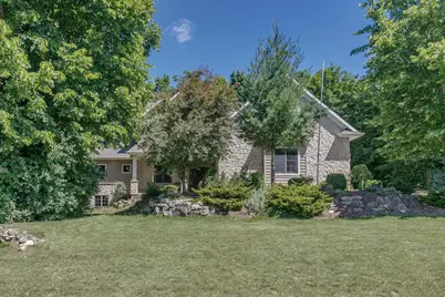 1387 Radcliff Road, Neenah, WI 54956 - Photo 2