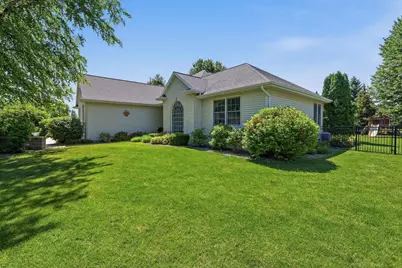 2706 Beechnut Drive, Oshkosh, WI 54904 - Photo 2