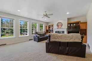 2706 Beechnut Dr, Oshkosh, WI 54904 - Photo 4