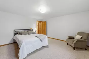 2706 Beechnut Dr, Oshkosh, WI 54904 - Photo 34