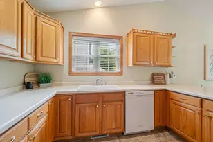 1424 E Keystone Ln, Appleton, WI 54913 - Photo 6