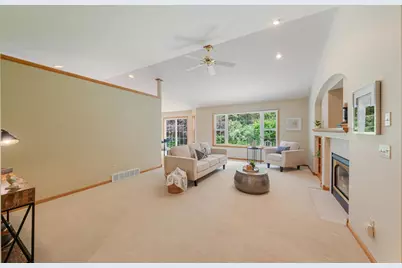 1424 E Keystone Lane, Appleton, WI 54913 - Photo 12