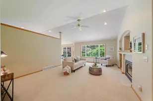 1424 E Keystone Ln, Appleton, WI 54913 - Photo 12