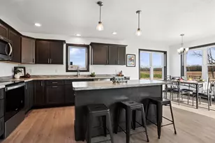 559 Summer Dr, Brillion, WI 54110 - Photo 8
