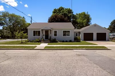 907 N 7th Avenue, Sturgeon Bay, WI 54235 - Photo 2