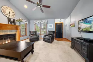 614 Stonehedge Rd, Green Bay, WI 54302 - Photo 4