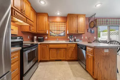614 Stonehedge Road, Green Bay, WI 54302 - Photo 10