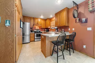 614 Stonehedge Rd, Green Bay, WI 54302 - Photo 8