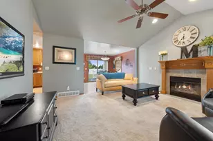 614 Stonehedge Rd, Green Bay, WI 54302 - Photo 6