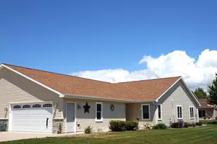 429 Greenbriar Ave, Fond du Lac, WI 54935 - Photo 2