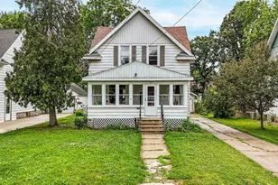 739 Monroe St, Oshkosh, WI 54901 - Photo 2