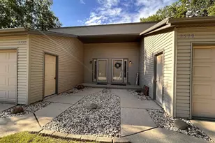 2590 Cherrywood Ln, Green Bay, WI 54304 - Photo 2