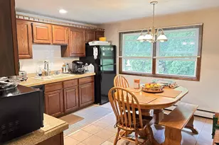 2590 Cherrywood Ln, Green Bay, WI 54304 - Photo 10
