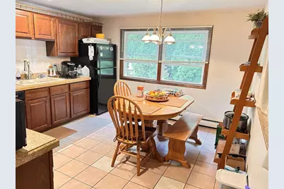 2590 Cherrywood Lane, Green Bay, WI 54304 - Photo 8