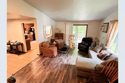2590 Cherrywood Lane, Green Bay, WI 54304 - Photo 4