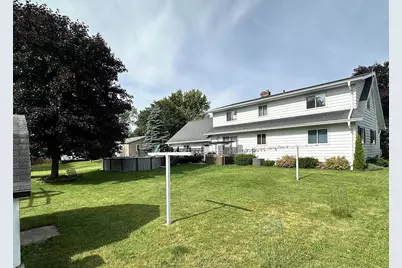 262 Park Avenue, Oconto Falls, WI 54154 - Photo 4